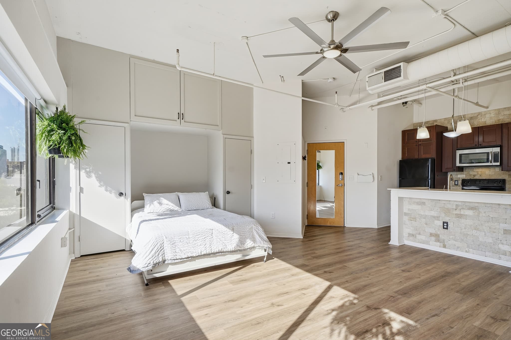 1 bedroom, 1 bathroom, 520 sq ft condominium for sale at 120 Ralph Mcgill Boulevard 903, Atlanta, GA 30308 — photo 3