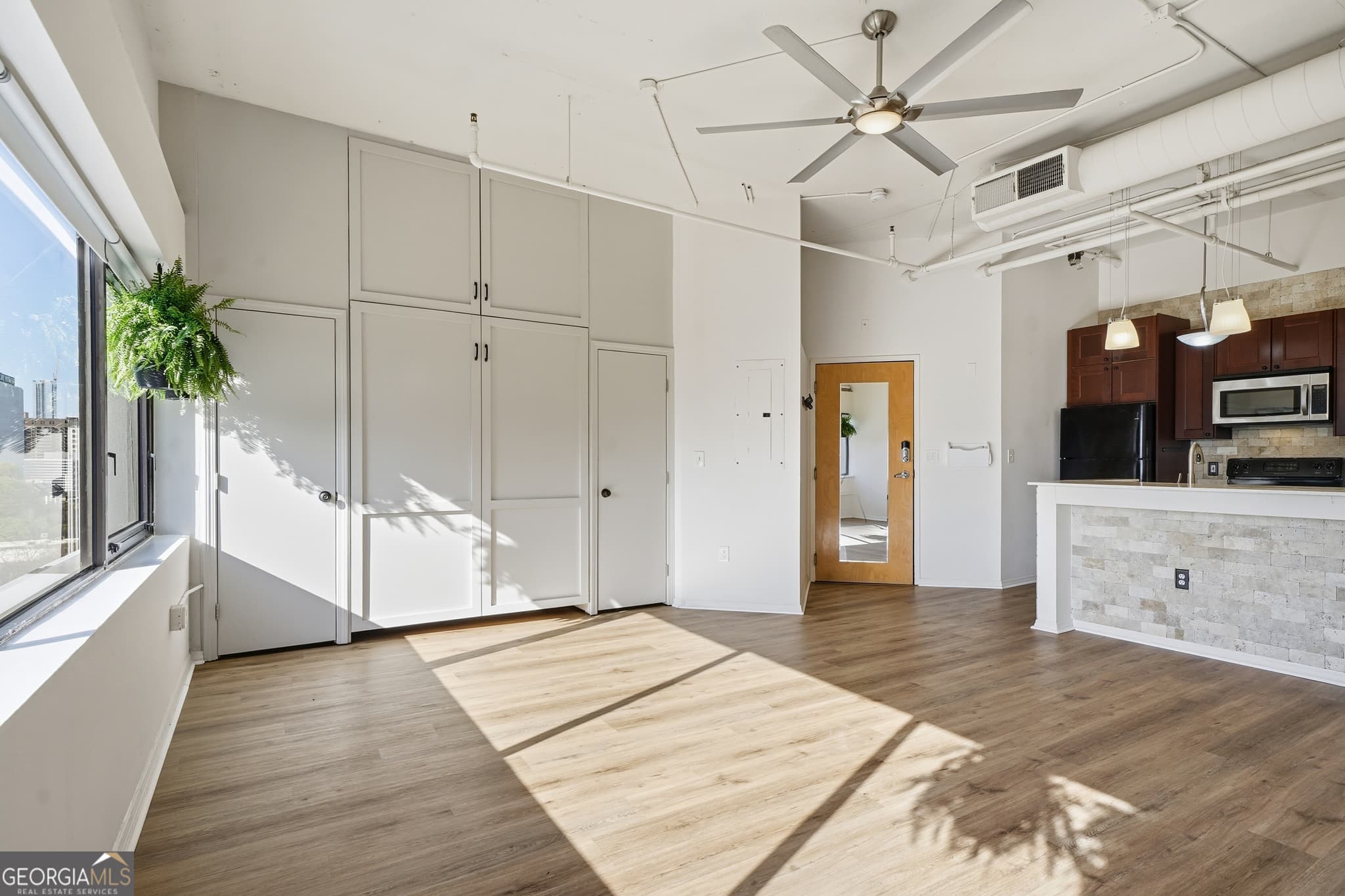 1 bedroom, 1 bathroom, 520 sq ft condominium for sale at 120 Ralph Mcgill Boulevard 903, Atlanta, GA 30308 — photo 8