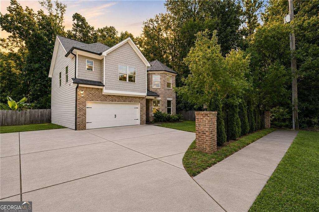 5 bedroom, 3 bathroom, 2,722 sq ft single family residence for sale at 268 Oak Road, Lawrenceville, GA 30044 — photo 2