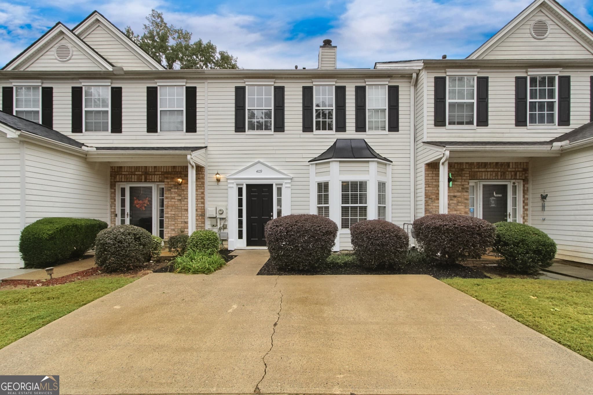 2 bedroom, 2.5 bathroom, 1,399 sq ft townhouse for sale at 409 Timber Gate Drive, Lawrenceville, GA 30045