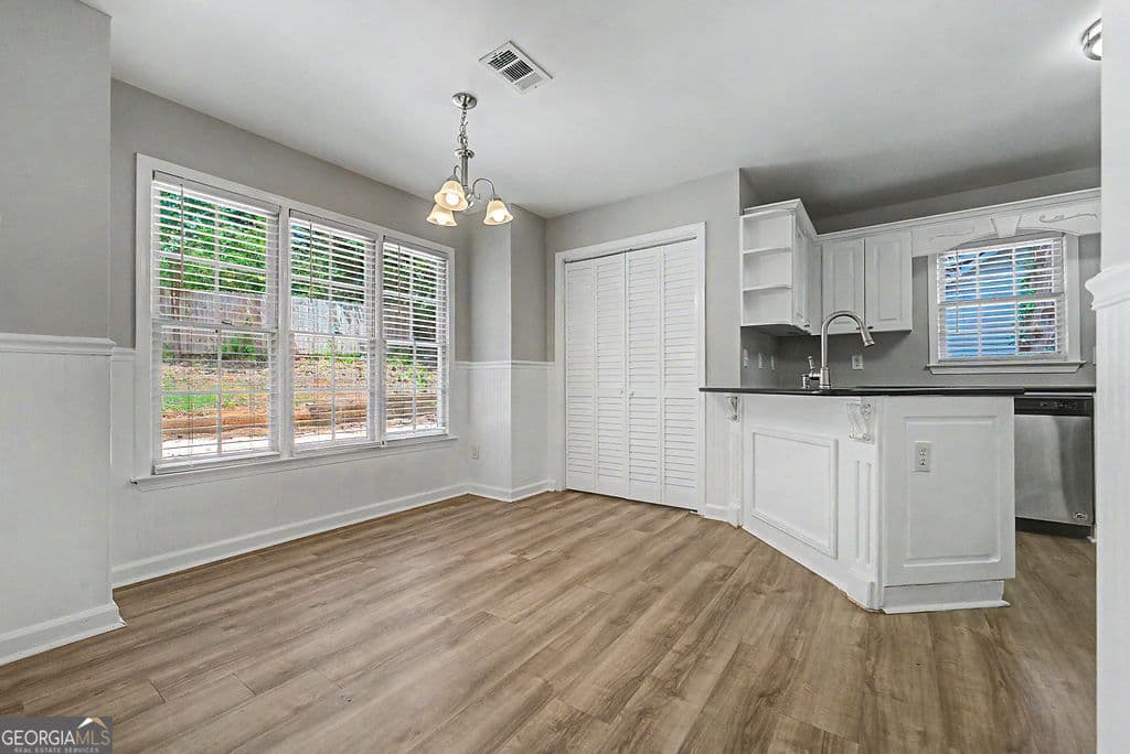 4 bedroom, 2.5 bathroom, 2,270 sq ft single family residence for sale at 566 Parliament Street, Marietta, GA 30066 — photo 8