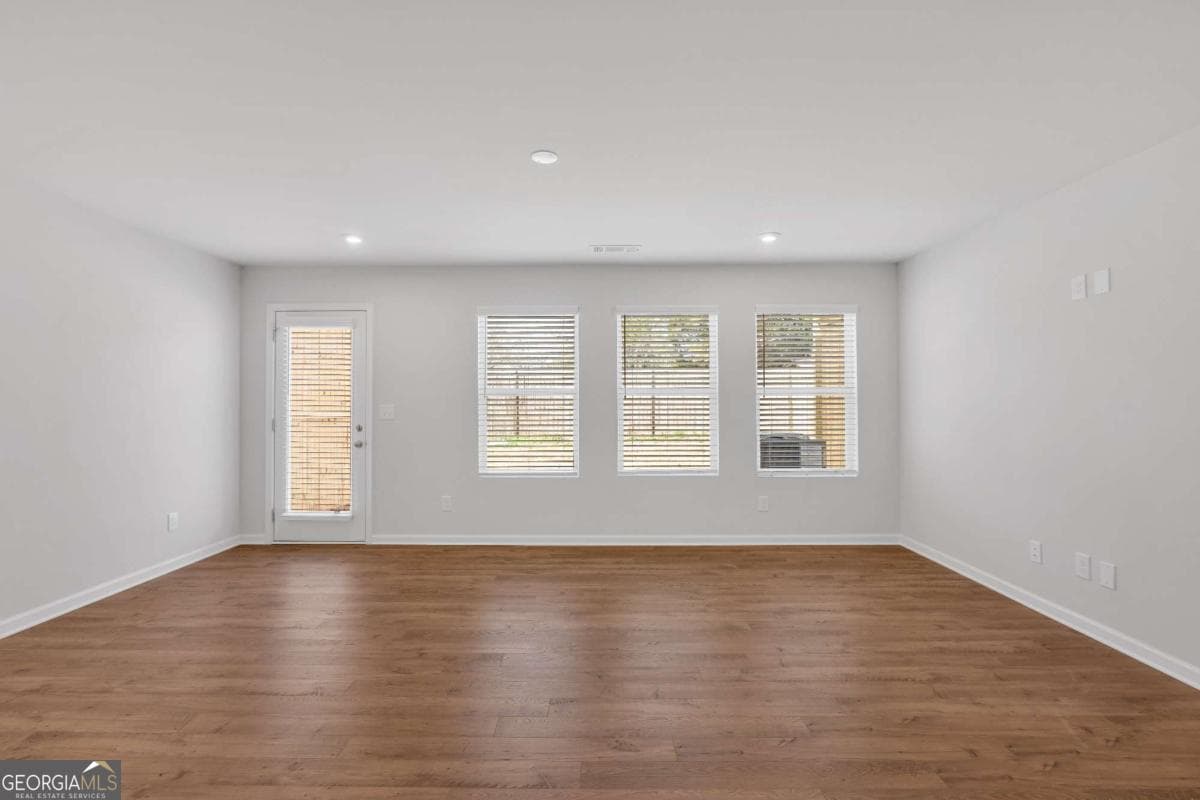 3 bedroom, 2.5 bathroom townhouse for sale at 105 Village Green Drive 171, Adairsville, GA 30103 — photo 9