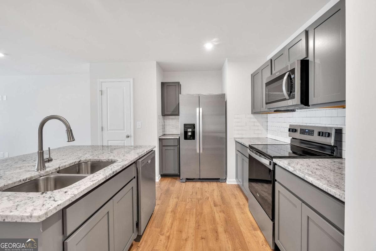 3 bedroom, 2.5 bathroom townhouse for sale at 105 Village Green Drive 171, Adairsville, GA 30103 — photo 4