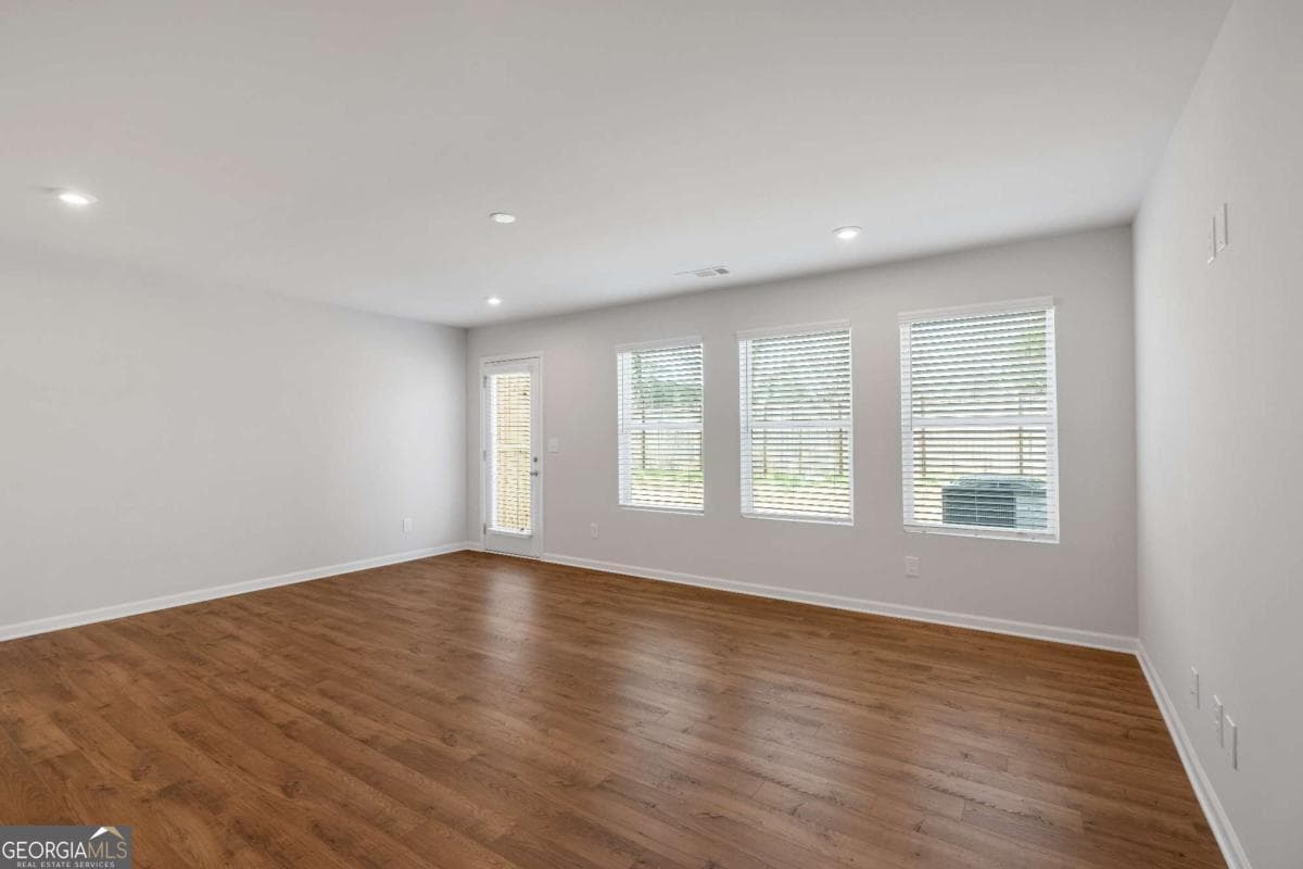 3 bedroom, 2.5 bathroom townhouse for sale at 105 Village Green Drive 171, Adairsville, GA 30103 — photo 8