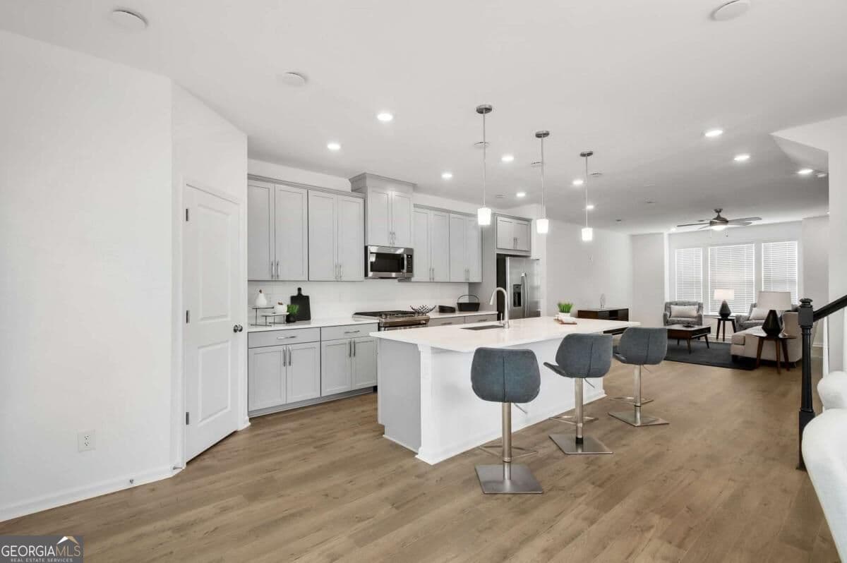 4 bedroom, 3.5 bathroom, 2,430 sq ft townhouse for rent at 4110 Pierson Trace 4110, Suwanee, GA 30024 for $3,195 a month — photo 5