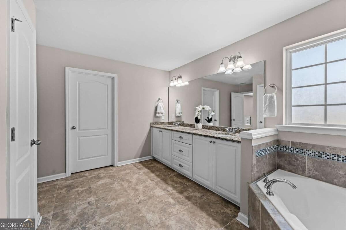 5 bedroom, 4 bathroom, 3,555 sq ft single family residence for sale at 108 Clover Pointe Circle, Guyton, GA 31312 — photo 7