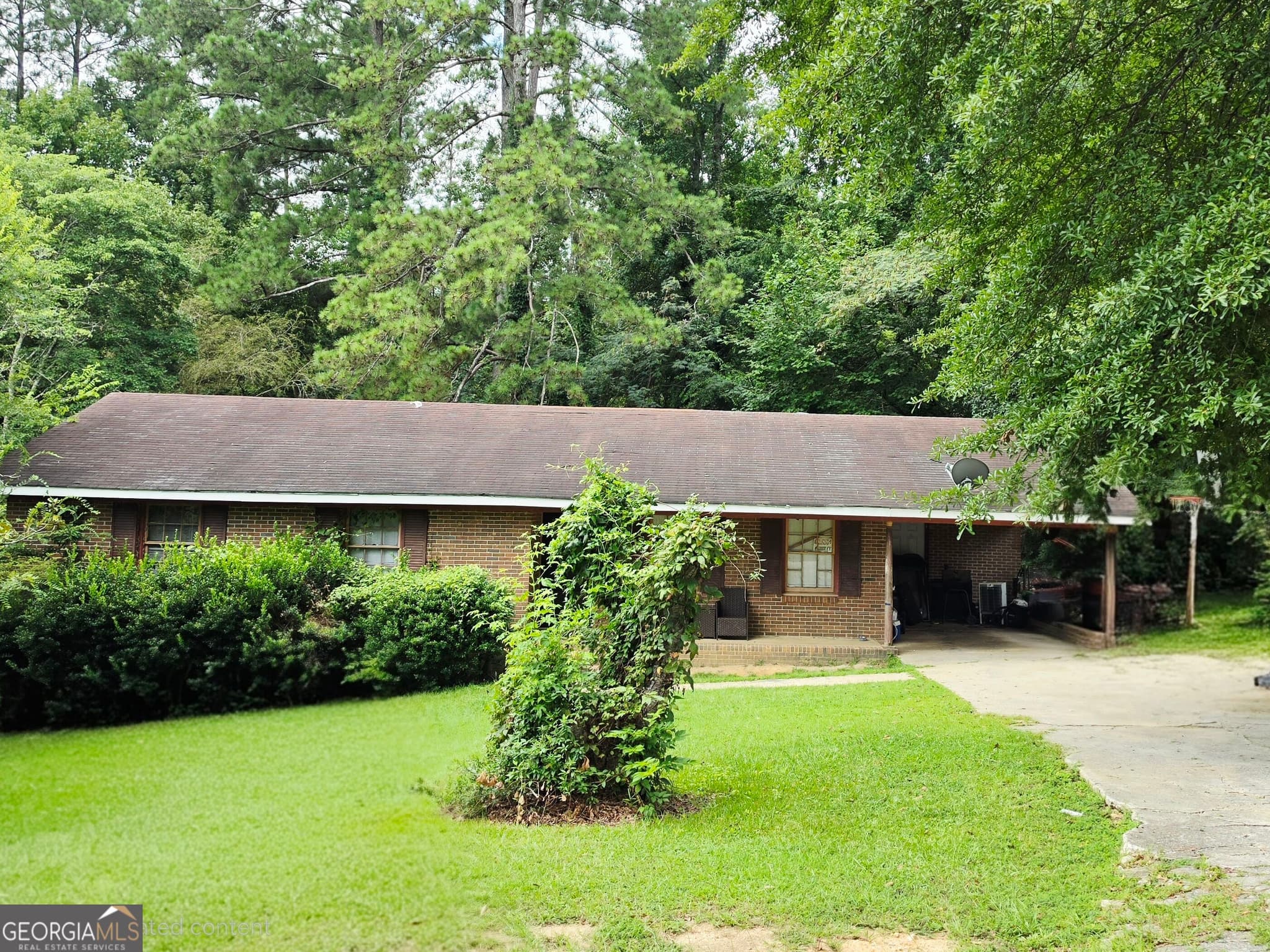 3 bedroom, 2 bathroom, 1,372 sq ft single family residence for sale at 1583 New Castle Drive, Macon, GA 31204 — photo 1 of 1