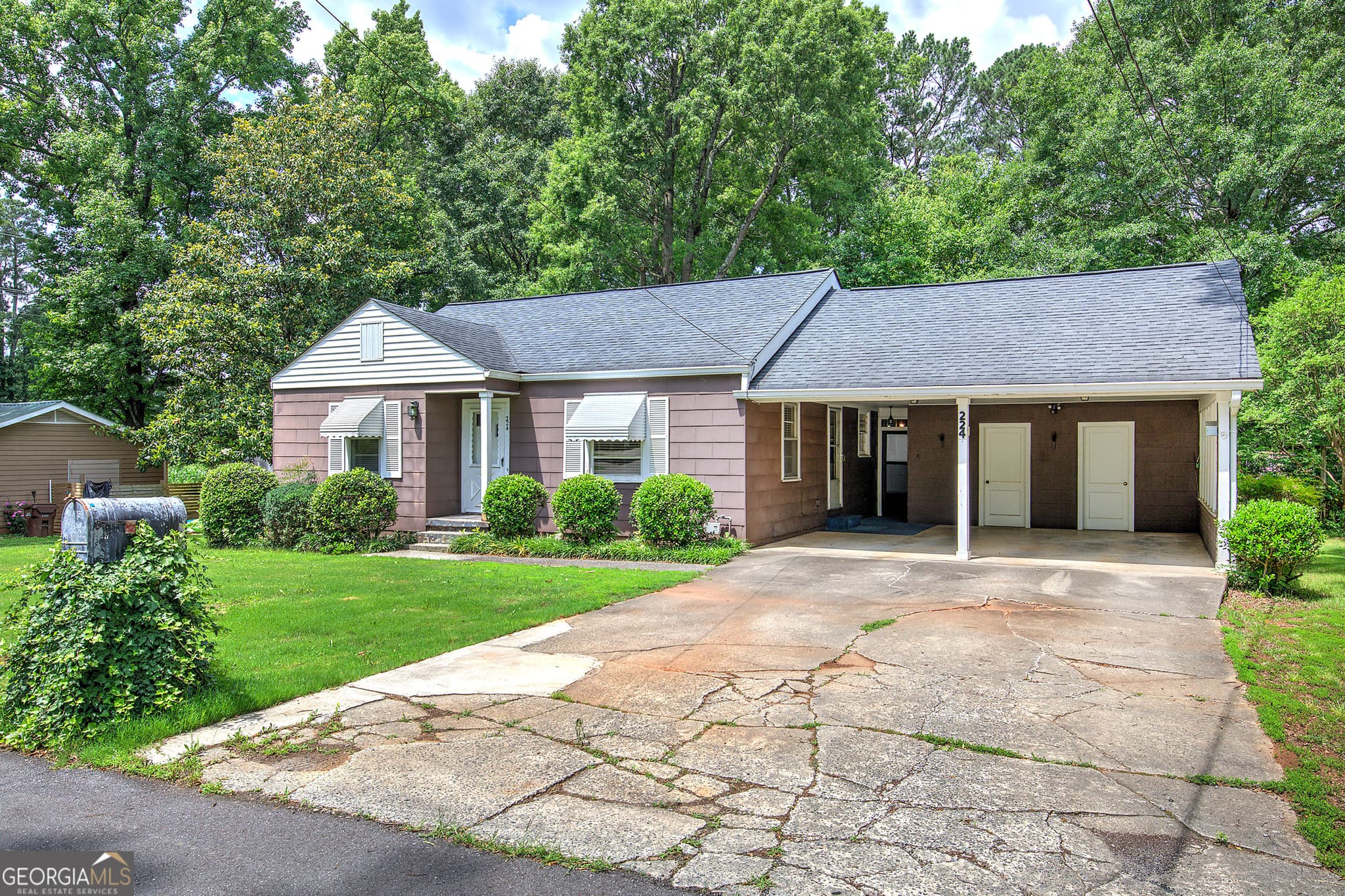 2 bedroom, 2 bathroom, 1,351 sq ft single family residence sold at 224 Summit Street, Cartersville, GA 30120