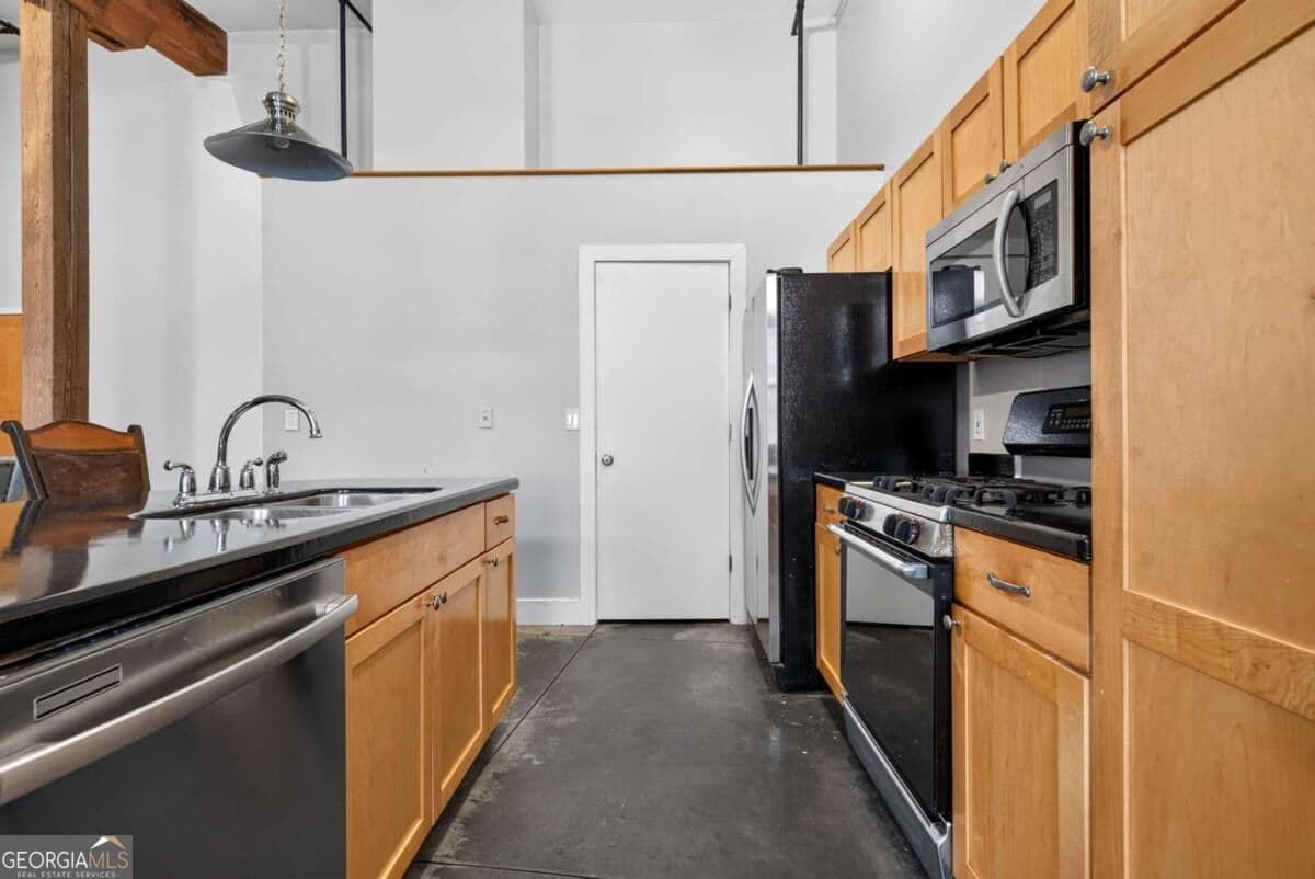 1 bedroom, 1 bathroom, 1,164 sq ft loft,condominium for sale at 350 Peters Street 3, Atlanta, GA 30313 — photo 3
