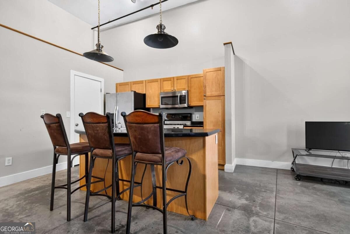 1 bedroom, 1 bathroom, 1,164 sq ft loft,condominium for sale at 350 Peters Street 3, Atlanta, GA 30313 — photo 1 of 28