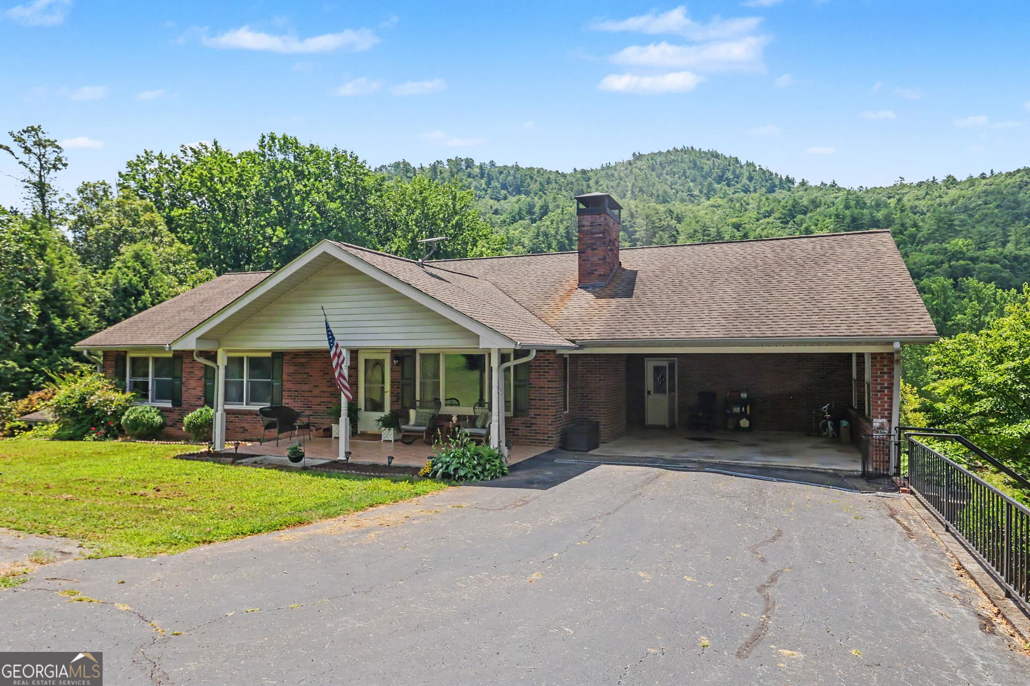 4 bedroom, 3 bathroom, 4,706 sq ft single family residence for sale at 7272 Warwoman Road, Clayton, GA 30525 — photo 9