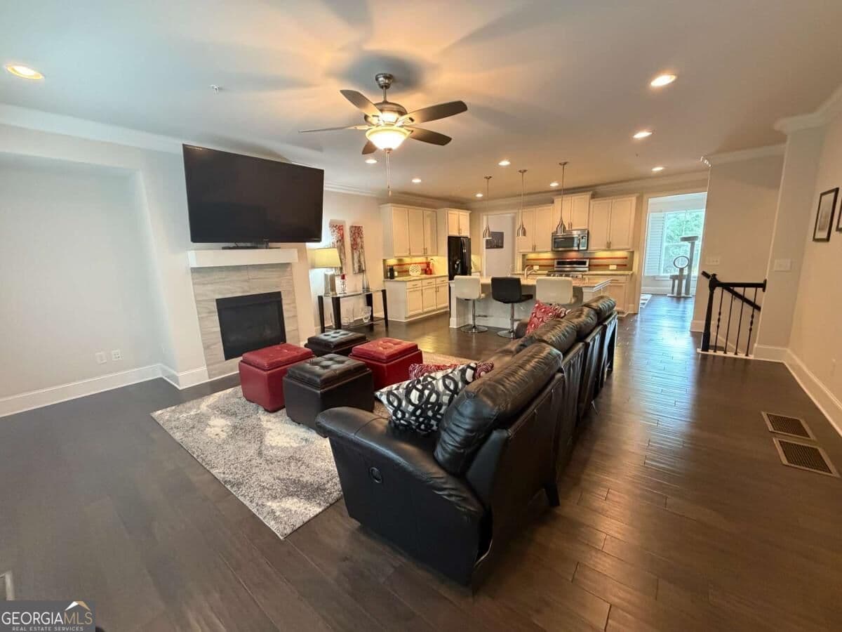 4 bedroom, 3.5 bathroom townhouse for sale at 9015 Woodland Trail 8, Alpharetta, GA 30009 — photo 10