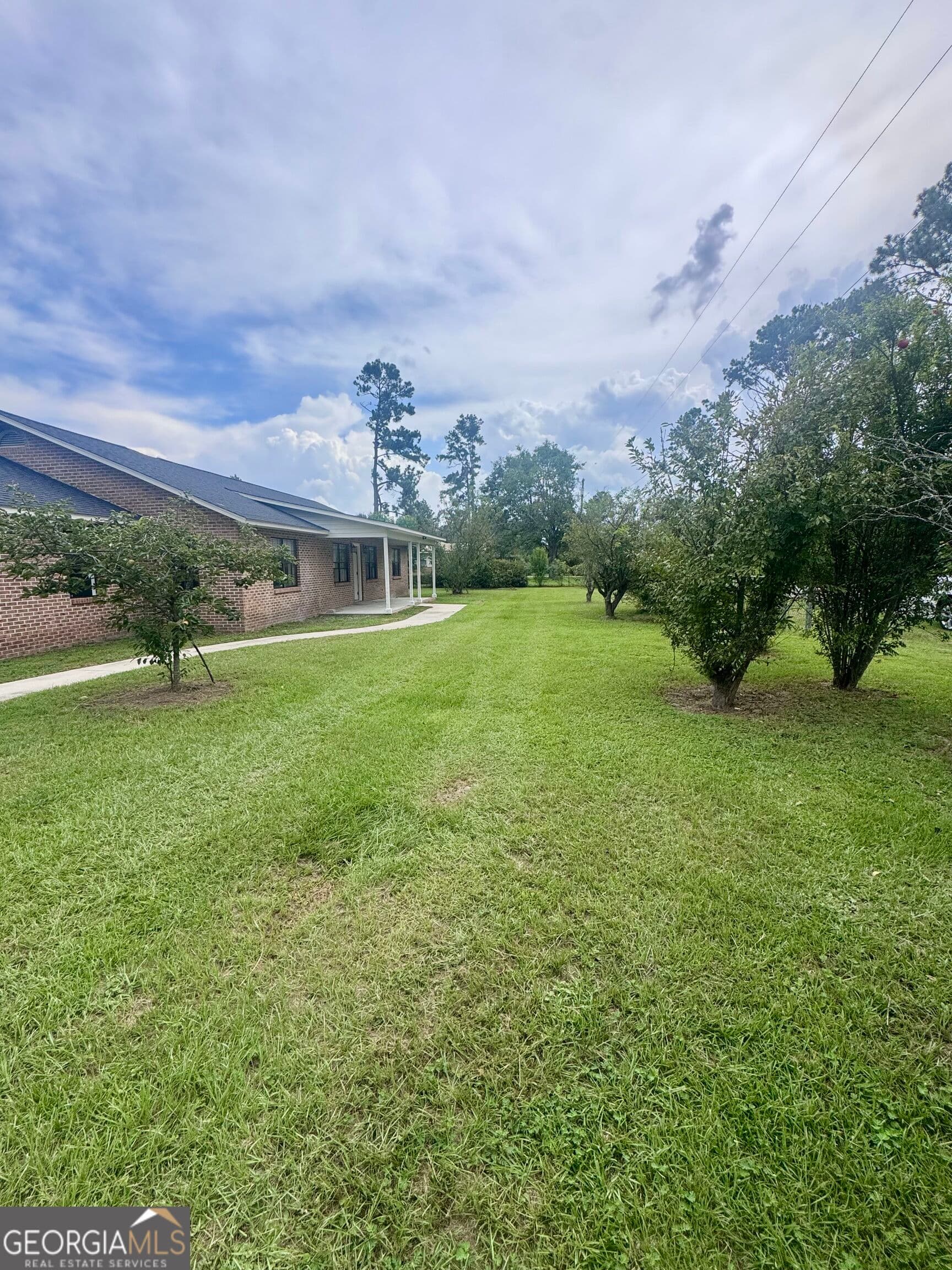 4 bedroom, 2.5 bathroom, 2,417 sq ft single family residence for sale at 33 Hester Street, Hazlehurst, GA 31539 — photo 6