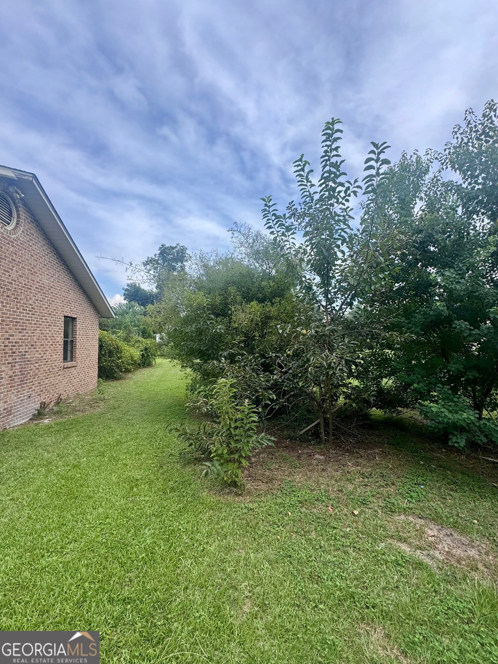 4 bedroom, 2.5 bathroom, 2,417 sq ft single family residence for sale at 33 Hester Street, Hazlehurst, GA 31539 — photo 5