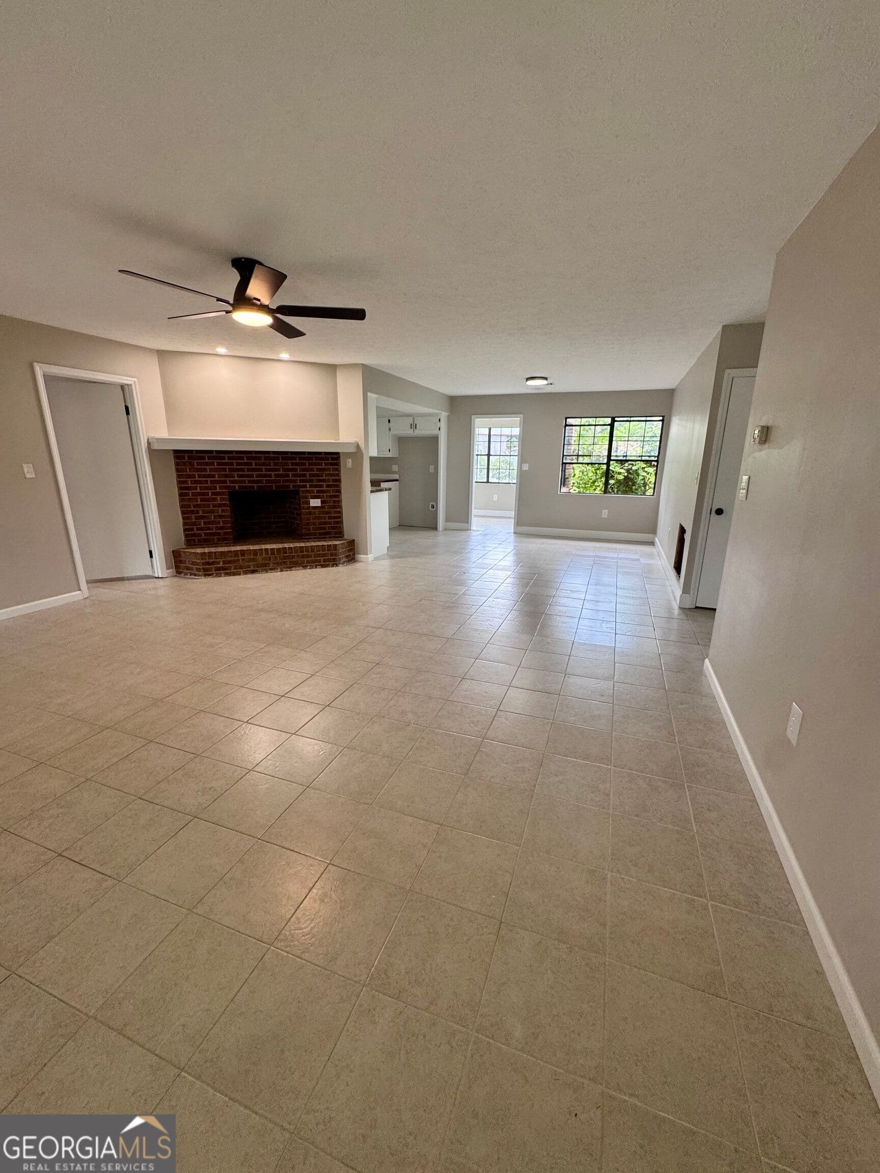 4 bedroom, 2.5 bathroom, 2,417 sq ft single family residence for sale at 33 Hester Street, Hazlehurst, GA 31539 — photo 9
