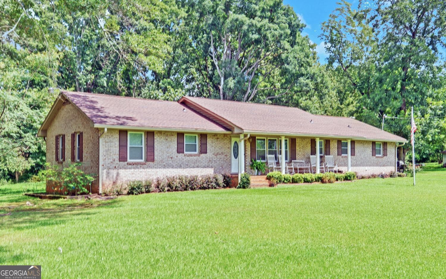 3 bedroom, 2 bathroom, 1,660 sq ft single family residence for sale at 1398 Cleveland Mill Road, Hartwell, GA 30643 — photo 2