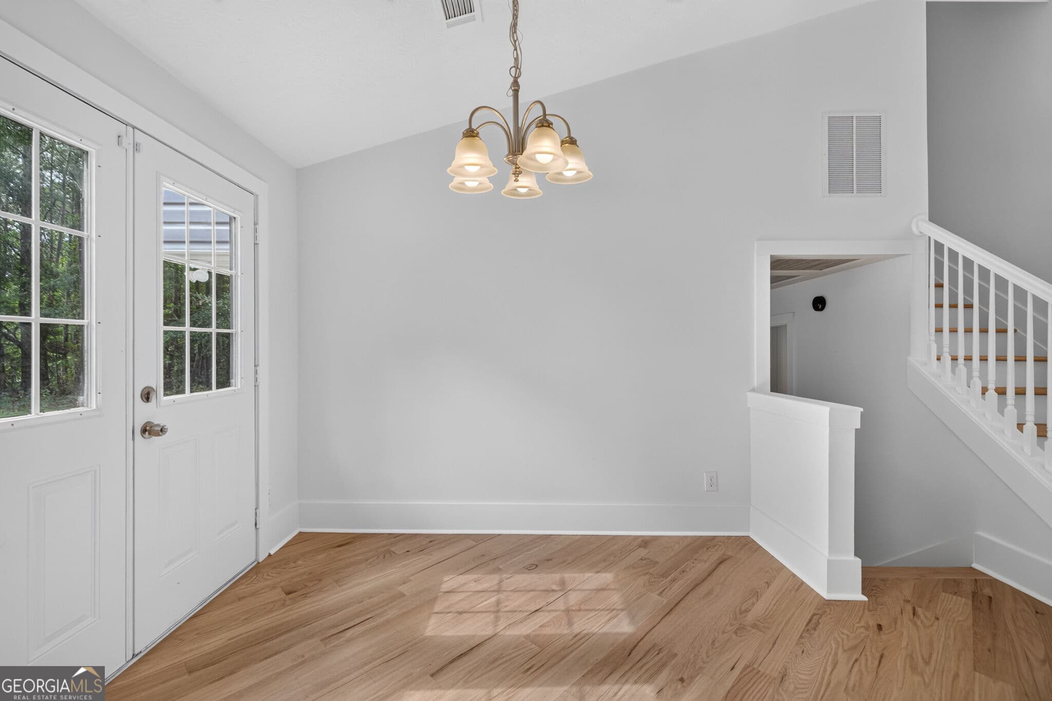 4 bedroom, 3 bathroom, 1,875 sq ft single family residence for sale at 220 Robert Drive, Braselton, GA 30517 — photo 6