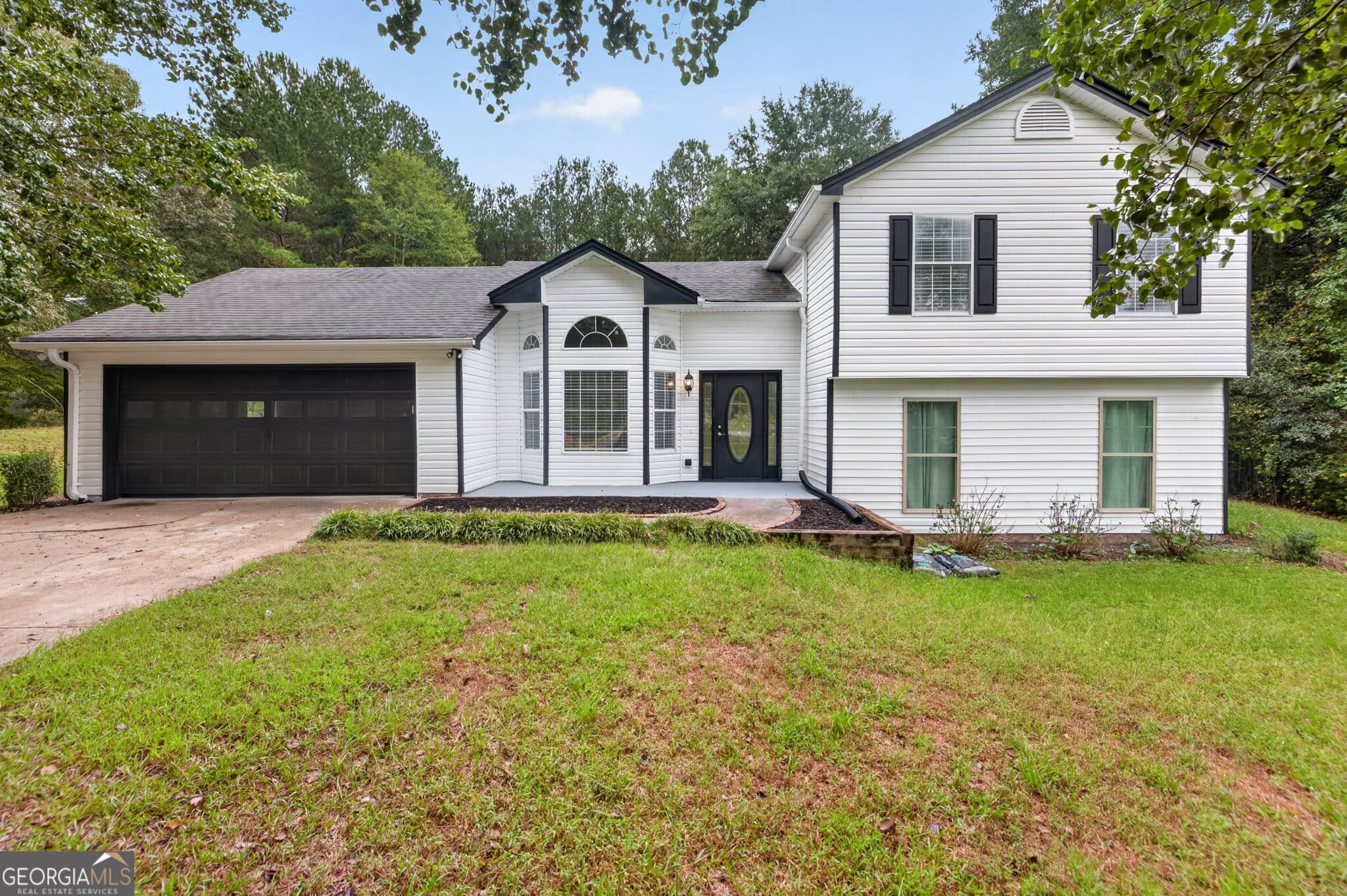 4 bedroom, 3 bathroom, 1,875 sq ft single family residence for sale at 220 Robert Drive, Braselton, GA 30517