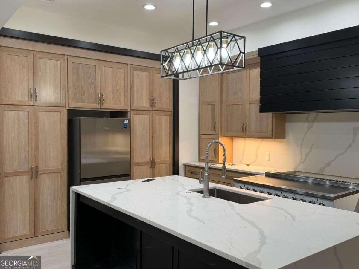6 bedroom, 6 bathroom, 4,478 sq ft single family residence for sale at 20 Club Drive, Jesup, GA 31546 — photo 7
