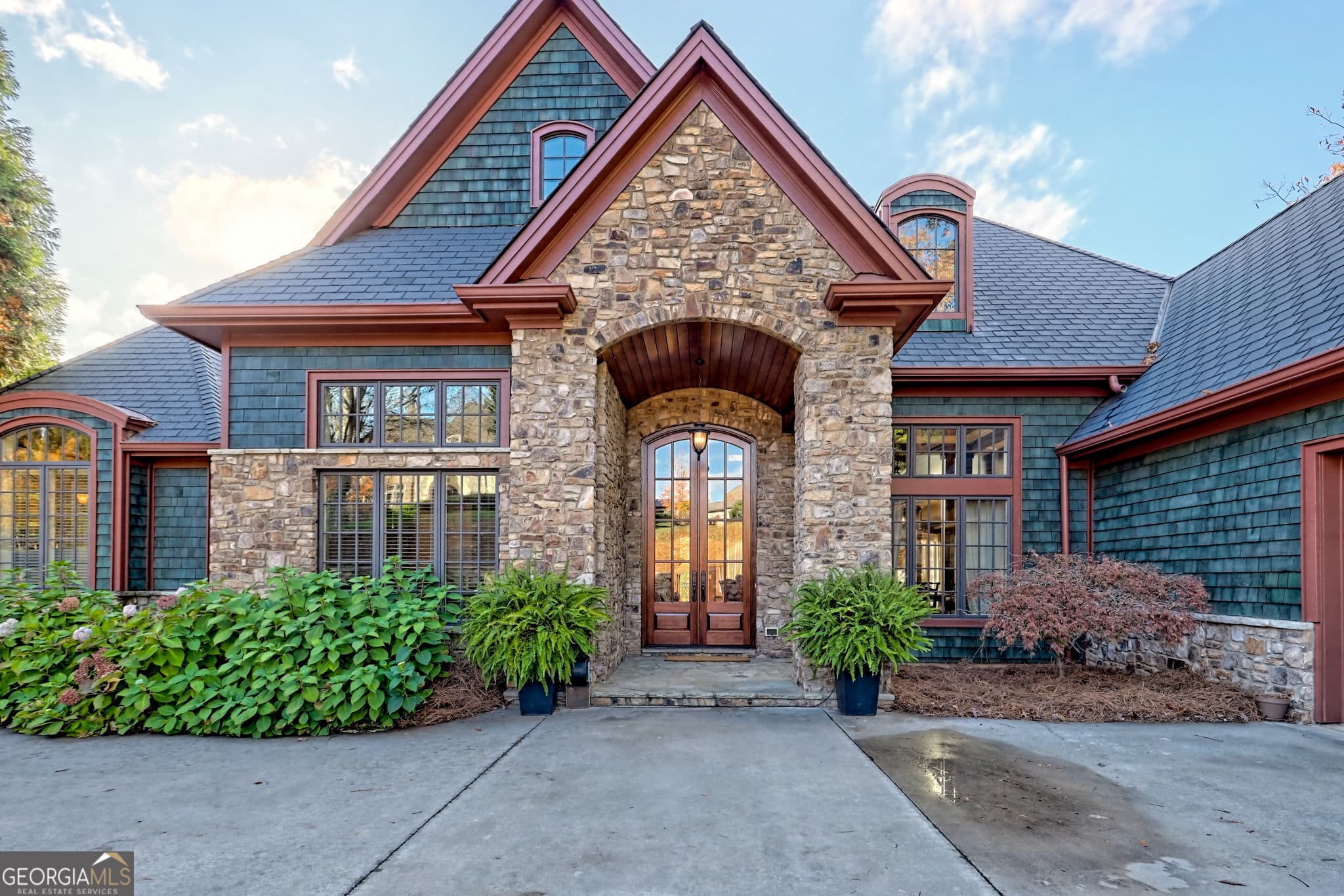 6 bedroom, 6.5 bathroom, 5,348 sq ft single family residence under contract at 689 Waterfall Drive, Clayton, GA 30525 — photo 5