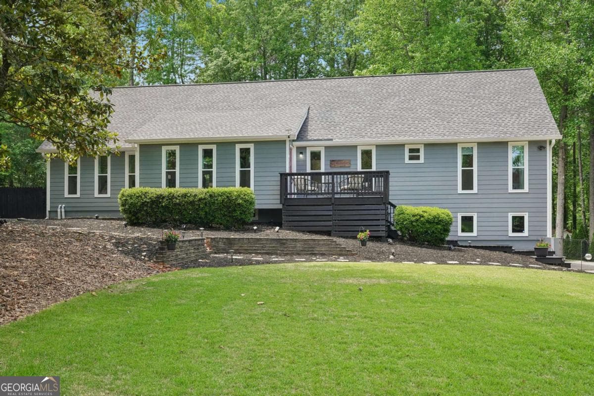 4 bedroom, 3.5 bathroom single family residence sold at 3334 Pebble Hill Drive, Marietta, GA 30062