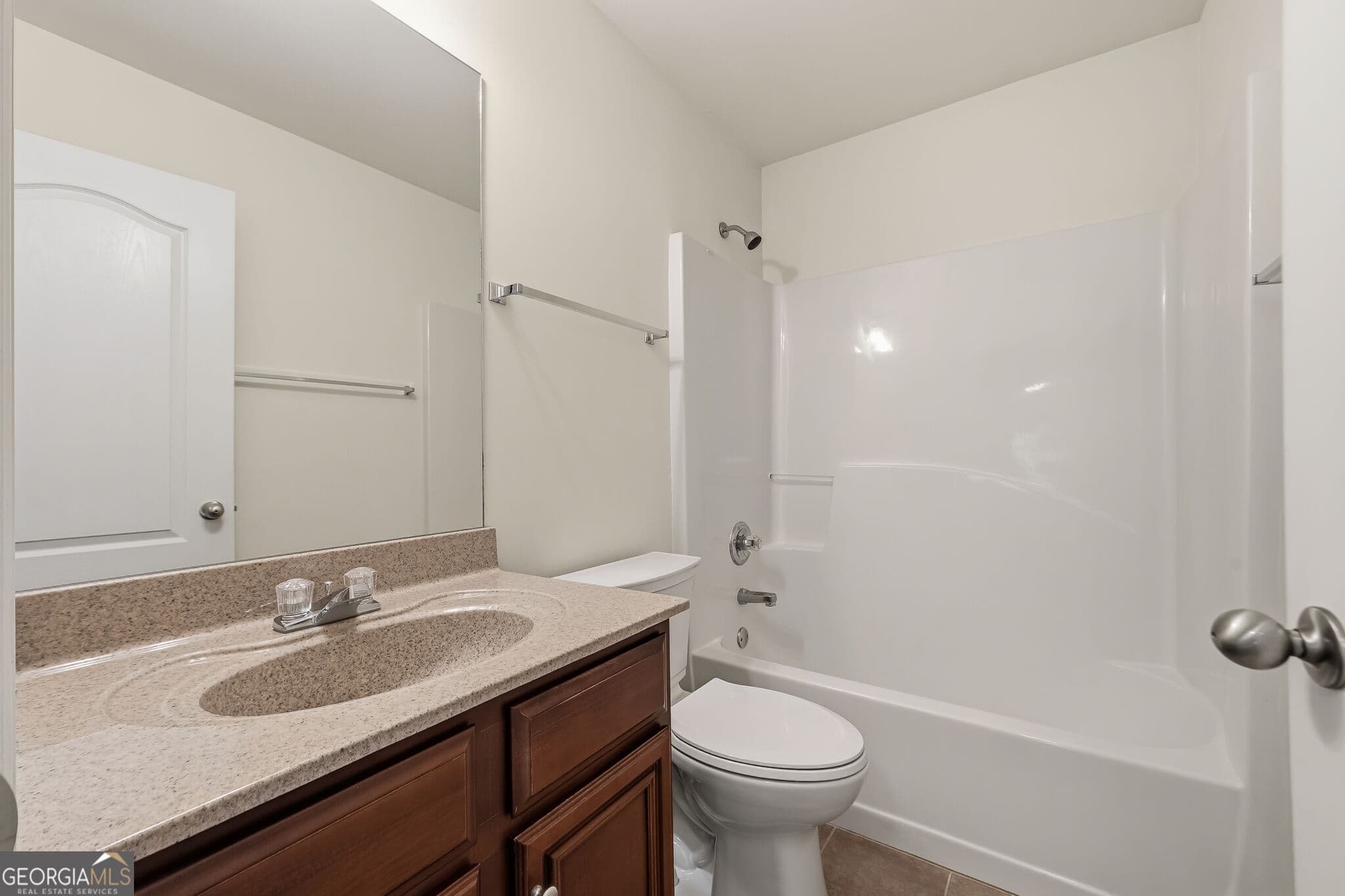 5 bedroom, 4 bathroom, 4,240 sq ft single family residence for sale at 5617 Dendy Trace, Fairburn, GA 30213 — photo 7