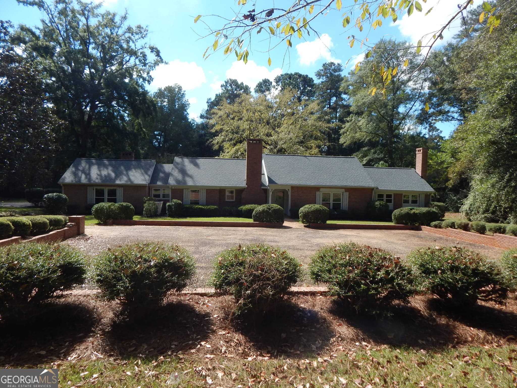 4 bedroom, 3.5 bathroom, 3,300 sq ft single family residence for sale at 887 Cameron Mill Road, Lagrange, GA 30240 — photo 1 of 47