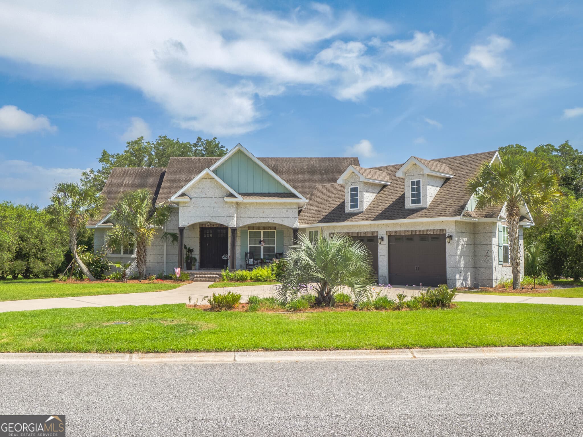 5 bedroom, 3 bathroom, 2,801 sq ft single family residence for sale at 79 Manatee Court, Waverly, GA 31565 — photo 2
