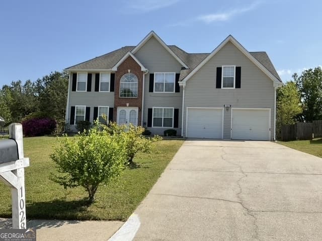 4 bedroom, 3.5 bathroom, 2,429 sq ft single family residence sold at 1028 Field View Drive, Mcdonough, GA 30253