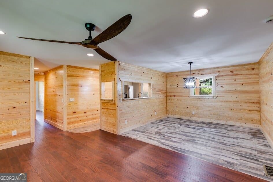 3 bedroom, 2 bathroom, 1,564 sq ft single family residence for sale at 103 Tiffany Drive, Franklin, GA 30217 — photo 3
