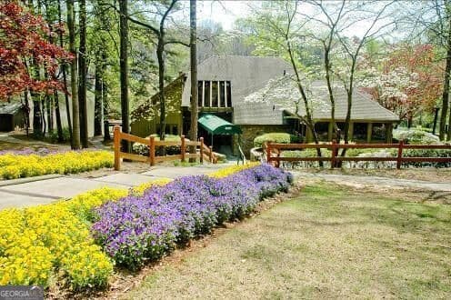 5 bedroom, 2 bathroom, 1,932 sq ft single family residence for sale at 4941 Isle Royal Court, Stone Mountain, GA 30088 — photo 10