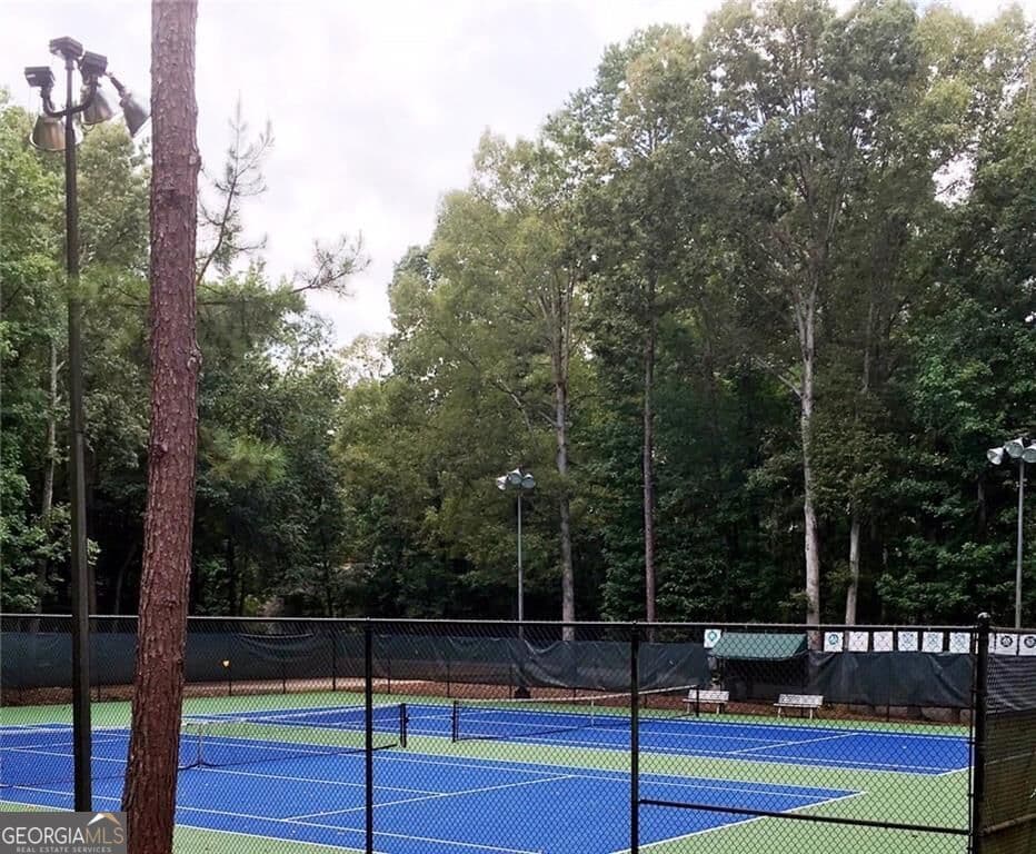 5 bedroom, 2 bathroom, 1,932 sq ft single family residence for sale at 4941 Isle Royal Court, Stone Mountain, GA 30088 — photo 8