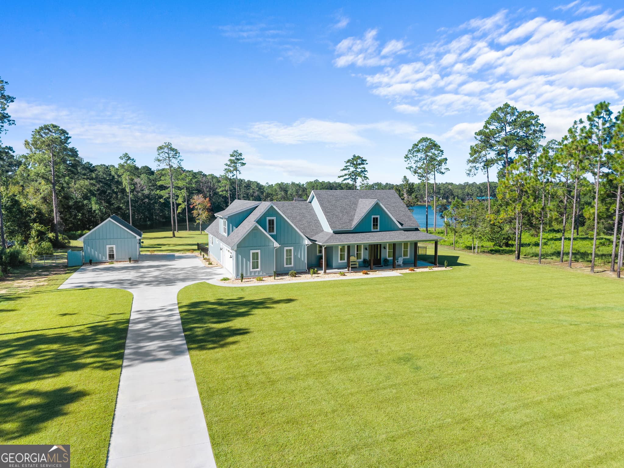 4 bedroom, 3.5 bathroom, 2,700 sq ft single family residence for sale at 122 E Lake Drive, Statesboro, GA 30458 — photo 3