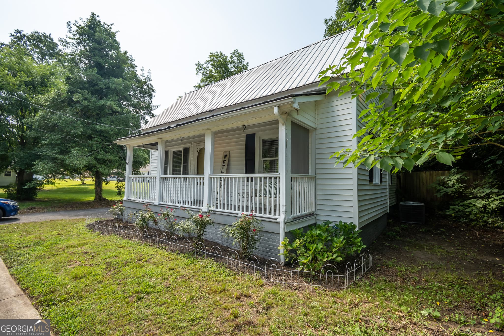 2 bedroom, 1 bathroom, 1,036 sq ft single family residence for sale at 64 Madison, Commerce, GA 30529 — photo 2