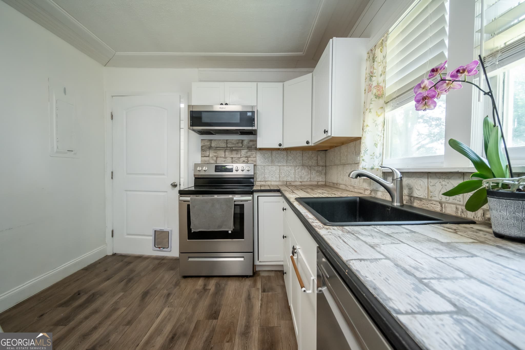 2 bedroom, 1 bathroom, 1,036 sq ft single family residence for sale at 64 Madison, Commerce, GA 30529 — photo 7