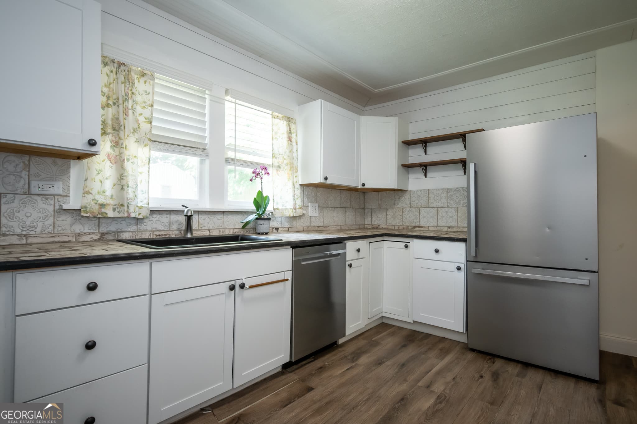 2 bedroom, 1 bathroom, 1,036 sq ft single family residence for sale at 64 Madison, Commerce, GA 30529 — photo 4