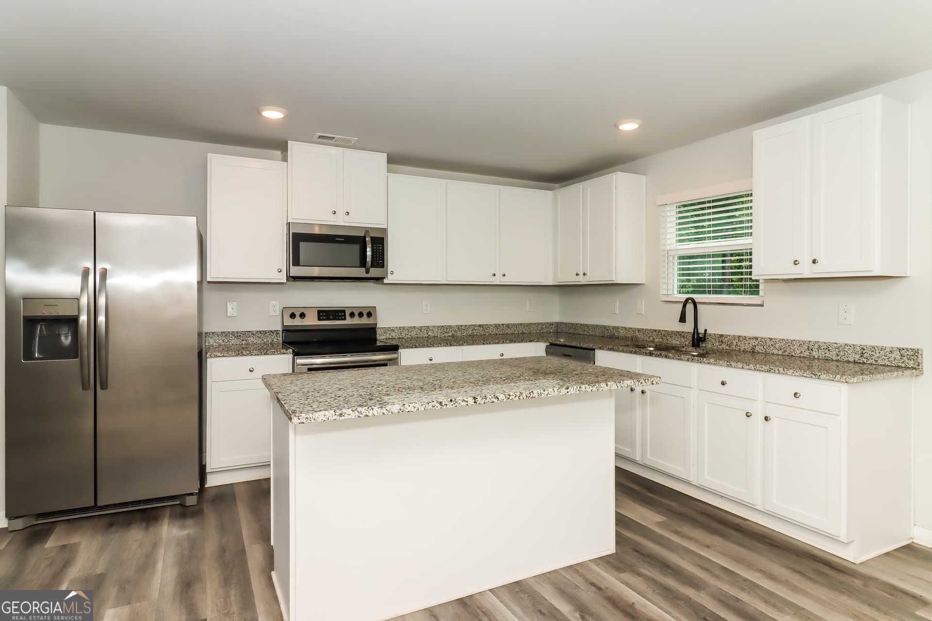 4 bedroom, 3 bathroom, 1,902 sq ft single family residence for sale at 309 Muskogee Drive, Dallas, GA 30132 — photo 8