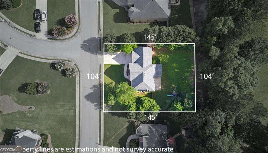4 bedroom, 2.5 bathroom single family residence for rent at 4394 Mill Water Crossing, Douglasville, GA 30135 for $2,500 a month — photo 2