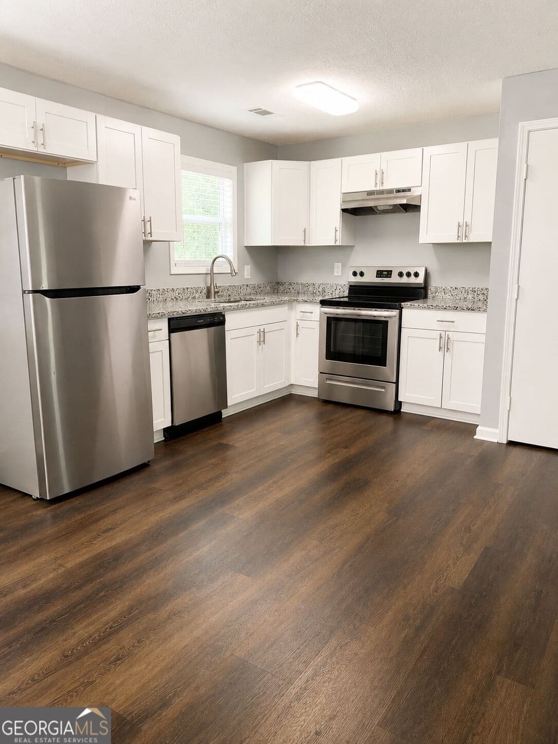 3 bedroom, 2 bathroom, 1,152 sq ft single family residence for sale at 210 Pine Valley Drive, Powder Springs, GA 30127 — photo 6