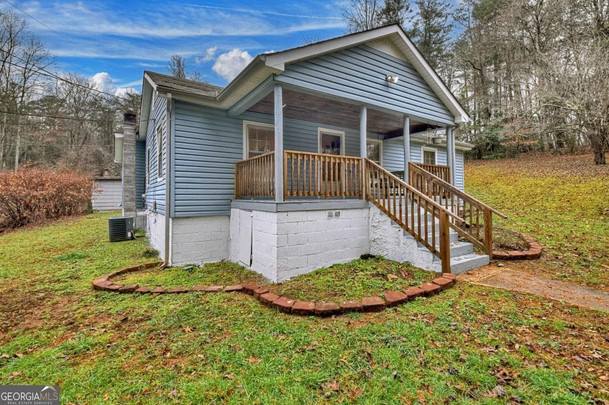4 bedroom, 1.5 bathroom, 1,036 sq ft single family residence for sale at 6 Old Aska Curve, Blue Ridge, GA 30513