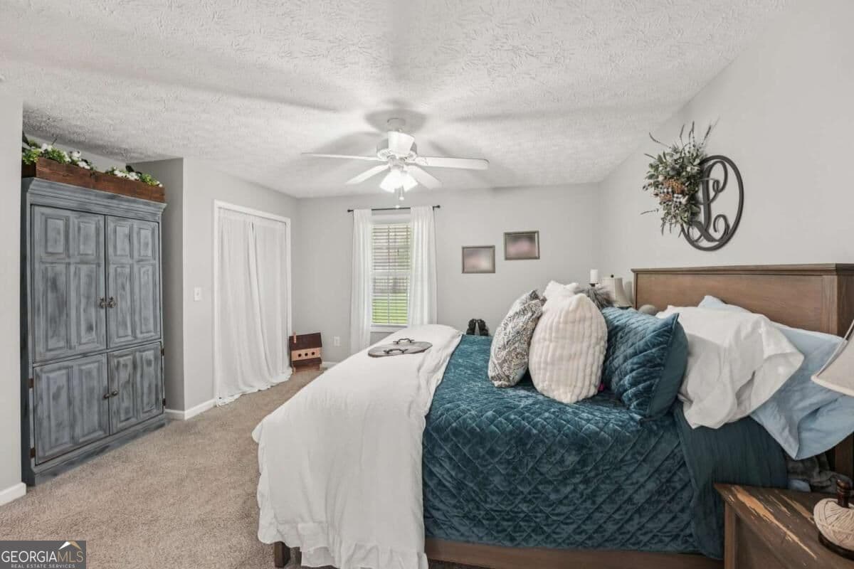 5 bedroom, 3 bathroom, 3,660 sq ft single family residence for sale at 6471 Forsyth Drive, Cumming, GA 30028 — photo 6