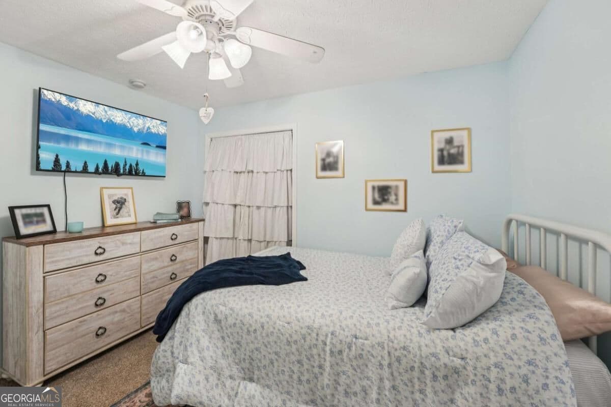 5 bedroom, 3 bathroom, 3,660 sq ft single family residence for sale at 6471 Forsyth Drive, Cumming, GA 30028 — photo 10