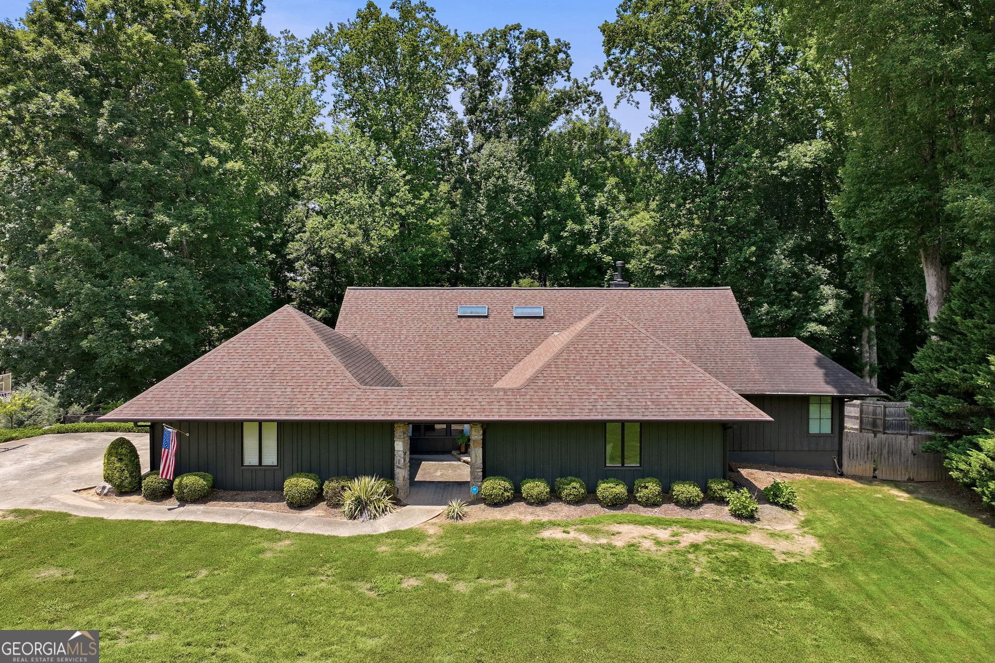 5 bedroom, 4 bathroom single family residence for sale at 143 Woodlake Drive, Gainesville, GA 30506 — photo 4