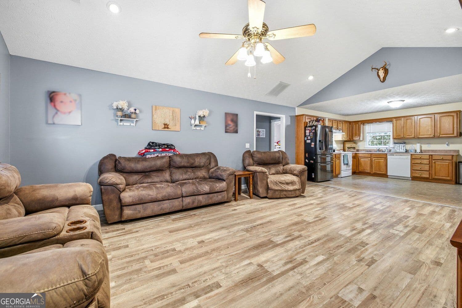 3 bedroom, 2 bathroom, 1,344 sq ft single family residence for sale at 355 Royal Oaks Lane, Dahlonega, GA 30533 — photo 6