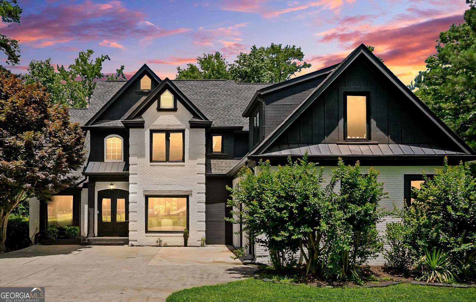 6 bedroom, 8 bathroom, 10,626 sq ft single family residence for sale at 1236 Boat Rock Road, South Fulton, GA 30331 — photo 2