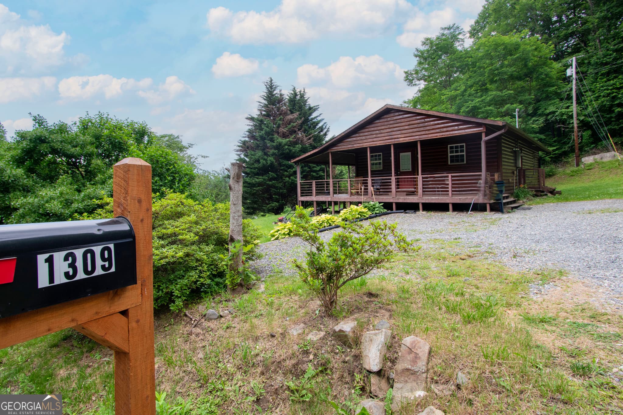 2 bedroom, 1 bathroom cabin,single family residence sold at 1309 Hares Creek Road, Robbinsville, NC 28711
