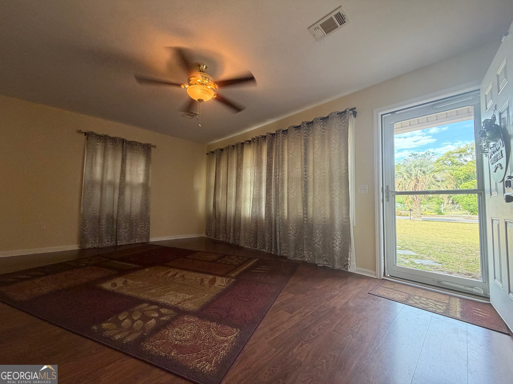 2 bedroom, 1 bathroom, 1,189 sq ft single family residence under contract at 91 Wilson Street, Hazlehurst, GA 31539 — photo 6