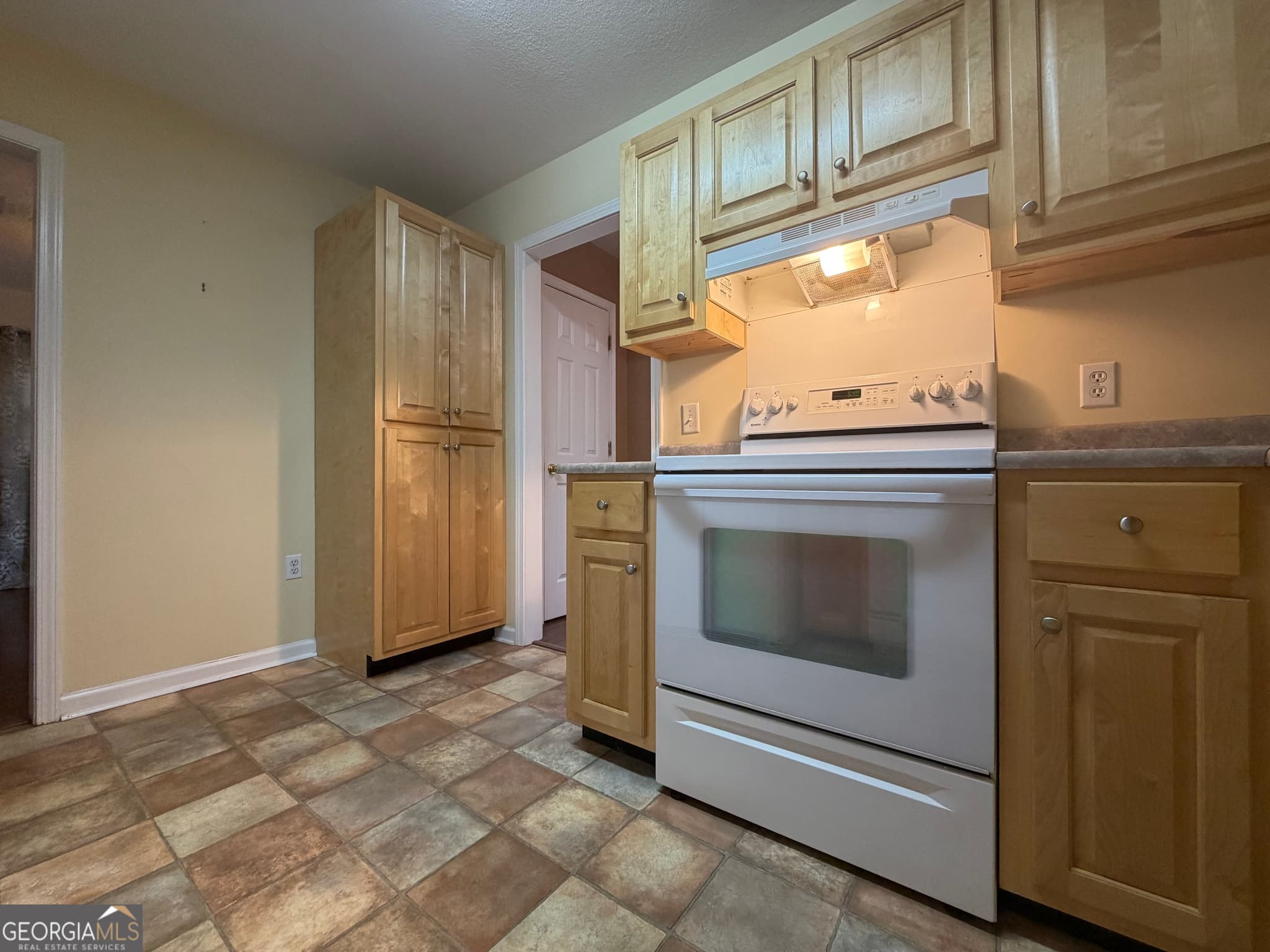 2 bedroom, 1 bathroom, 1,189 sq ft single family residence under contract at 91 Wilson Street, Hazlehurst, GA 31539 — photo 10