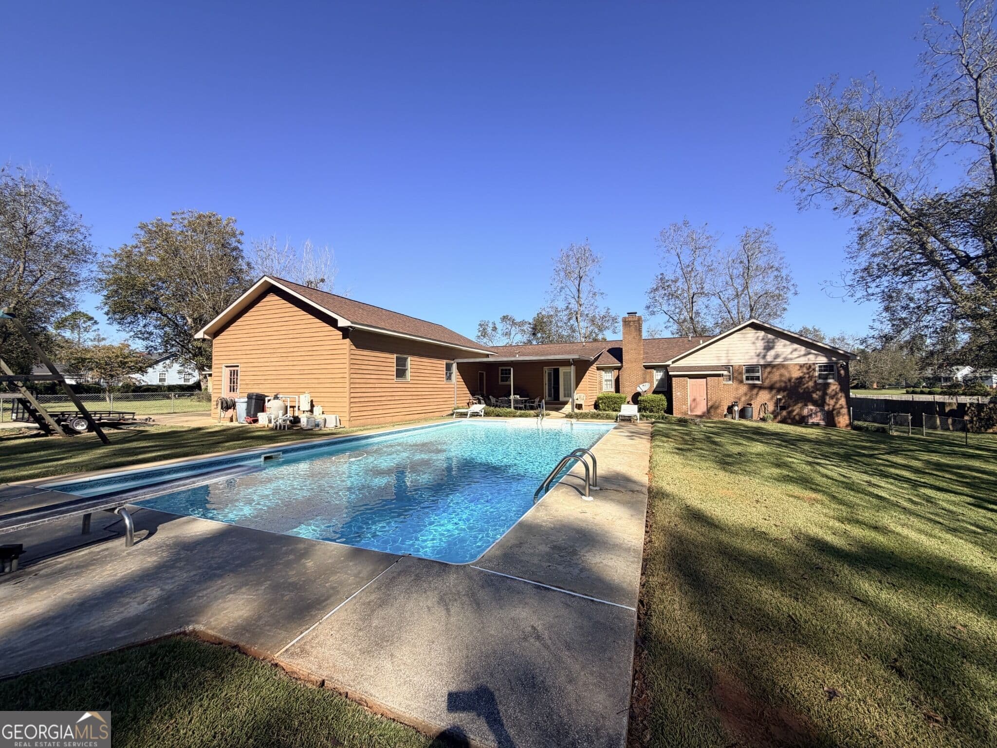 5 bedroom, 3 bathroom, 2,750 sq ft single family residence for sale at 168 Berkeley Road, Albany, GA 31721 — photo 3