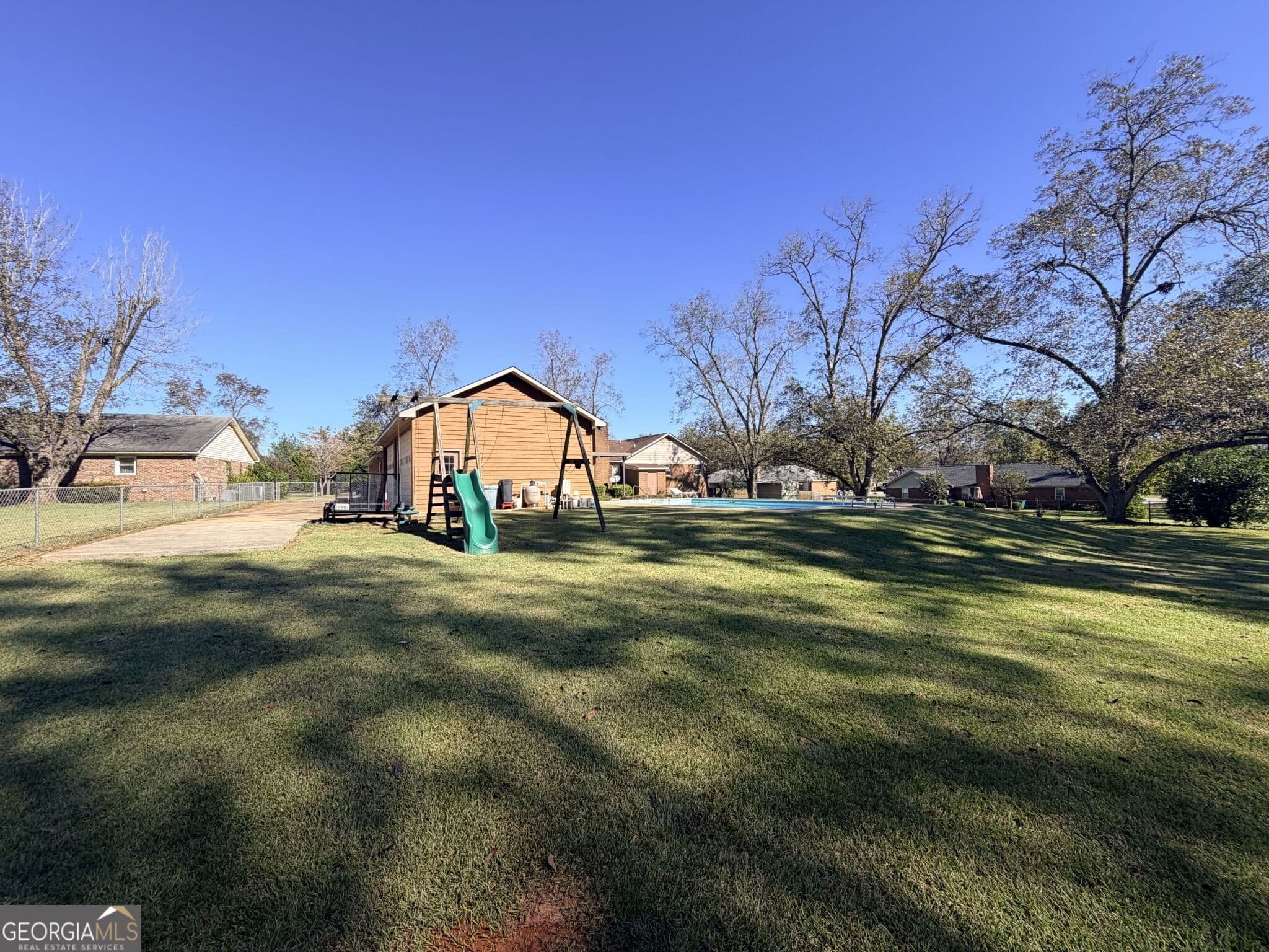 5 bedroom, 3 bathroom, 2,750 sq ft single family residence for sale at 168 Berkeley Road, Albany, GA 31721 — photo 5